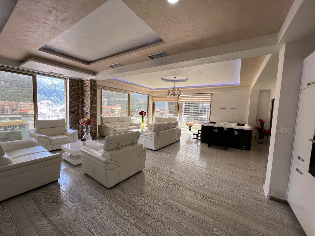 Penthouse in Victoria Residence,