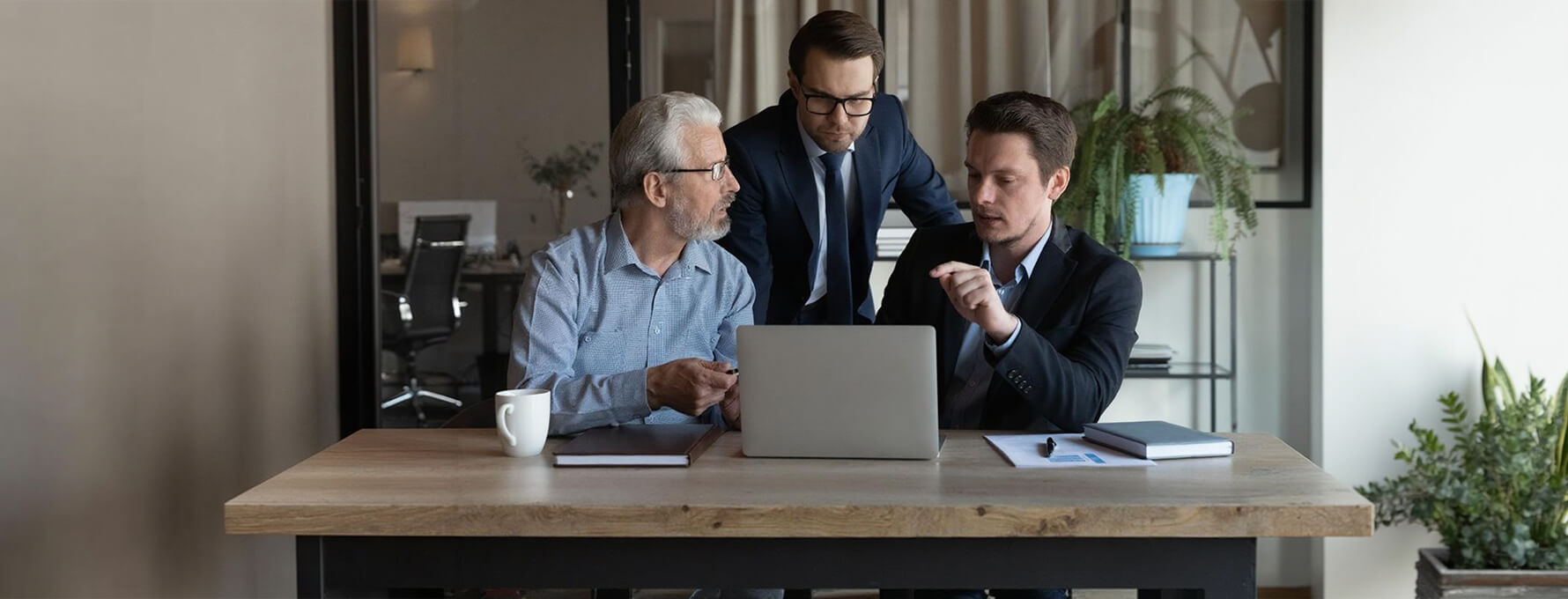 International crypto business licensing: VARA, SRA, SCA, and key VASP regulations