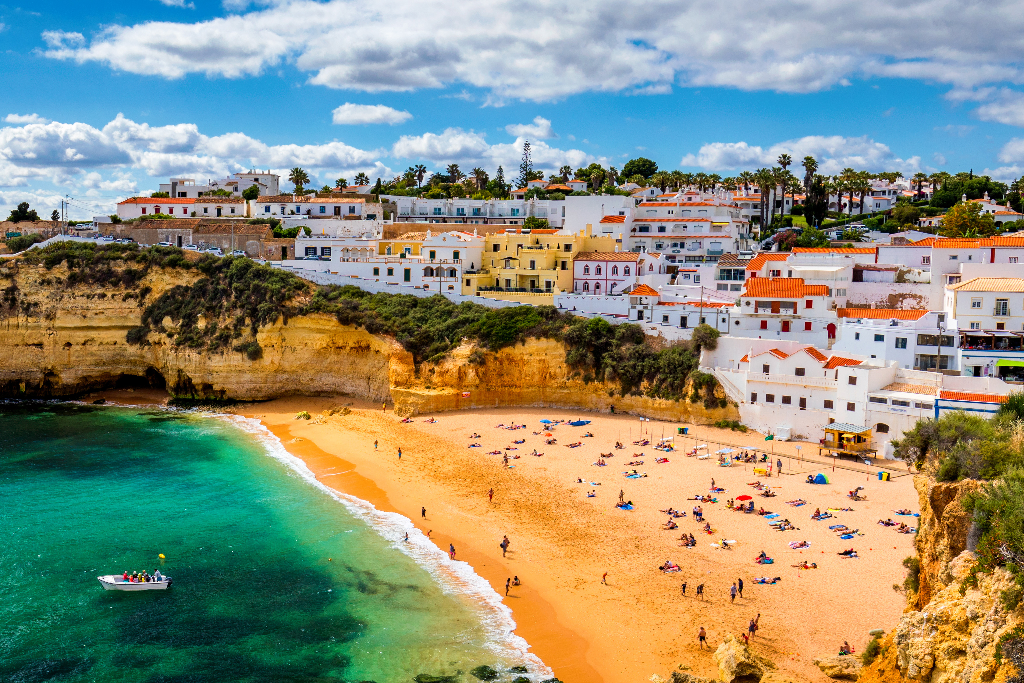 Portuguese coastal property that can be purchased through the Golden Visa program