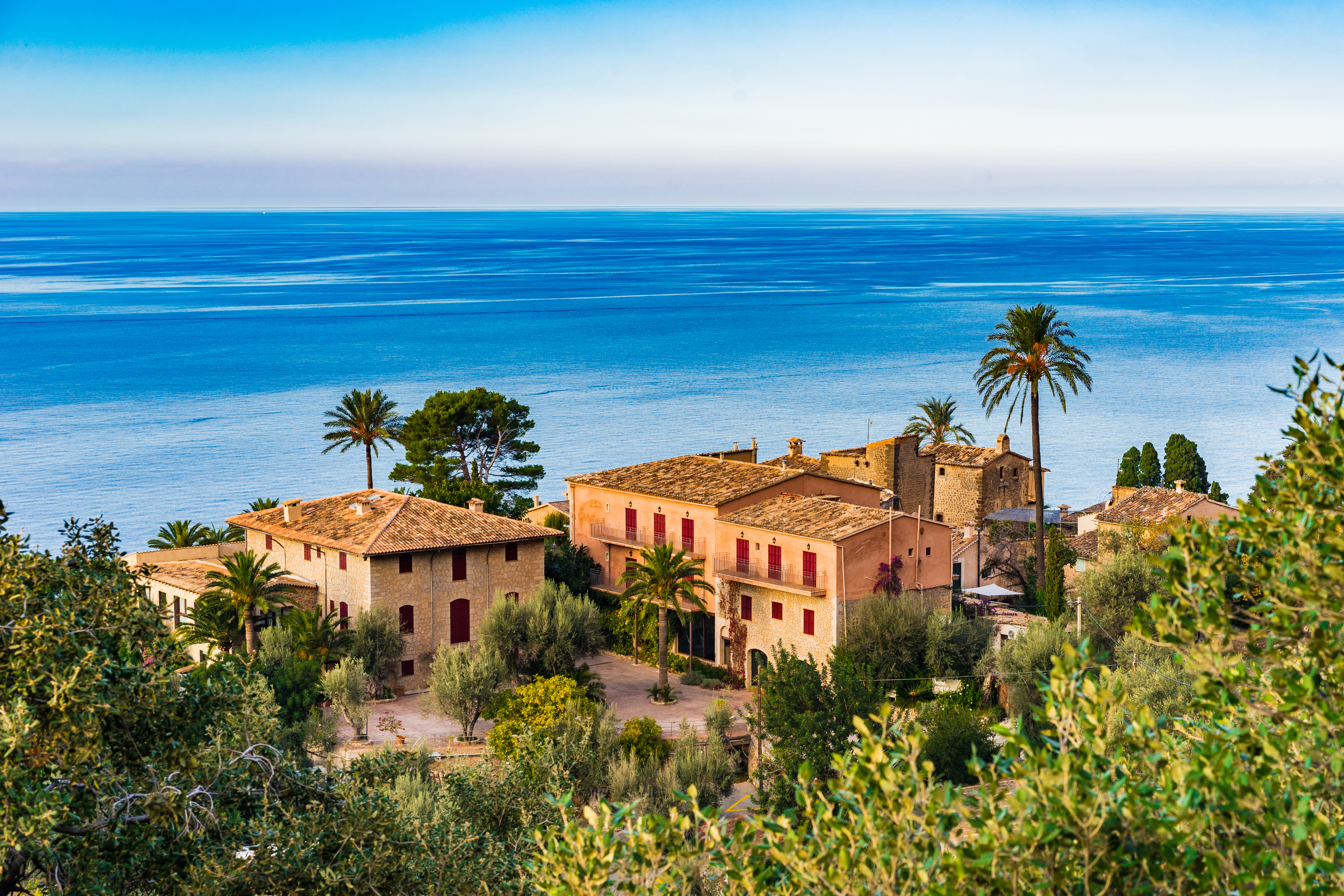 Elite villa on the sea coast as a basis for obtaining a Spanish residence permit