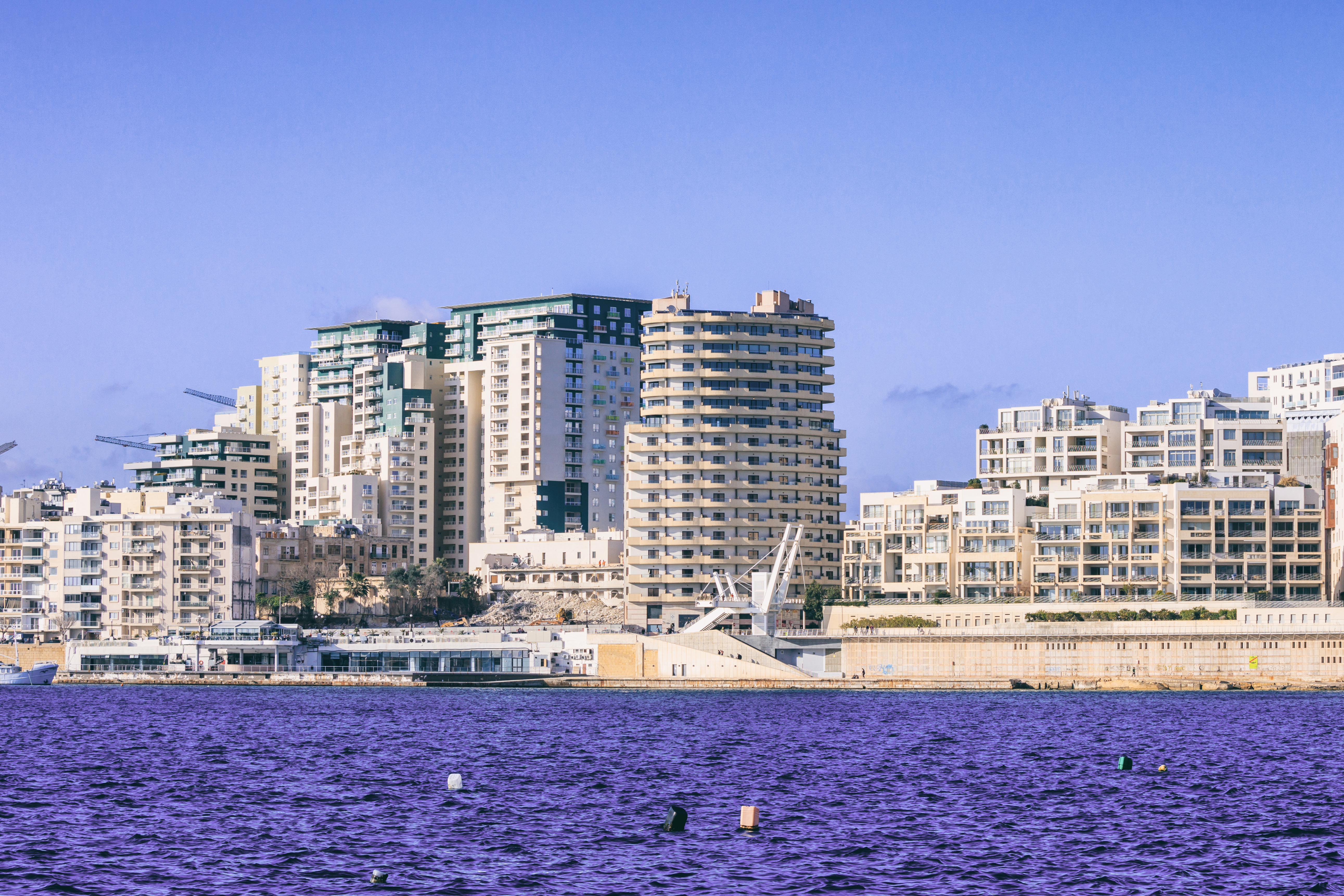 Maltese real estate on the coast, by purchasing which you can obtain a residence permit and citizenship in Malta