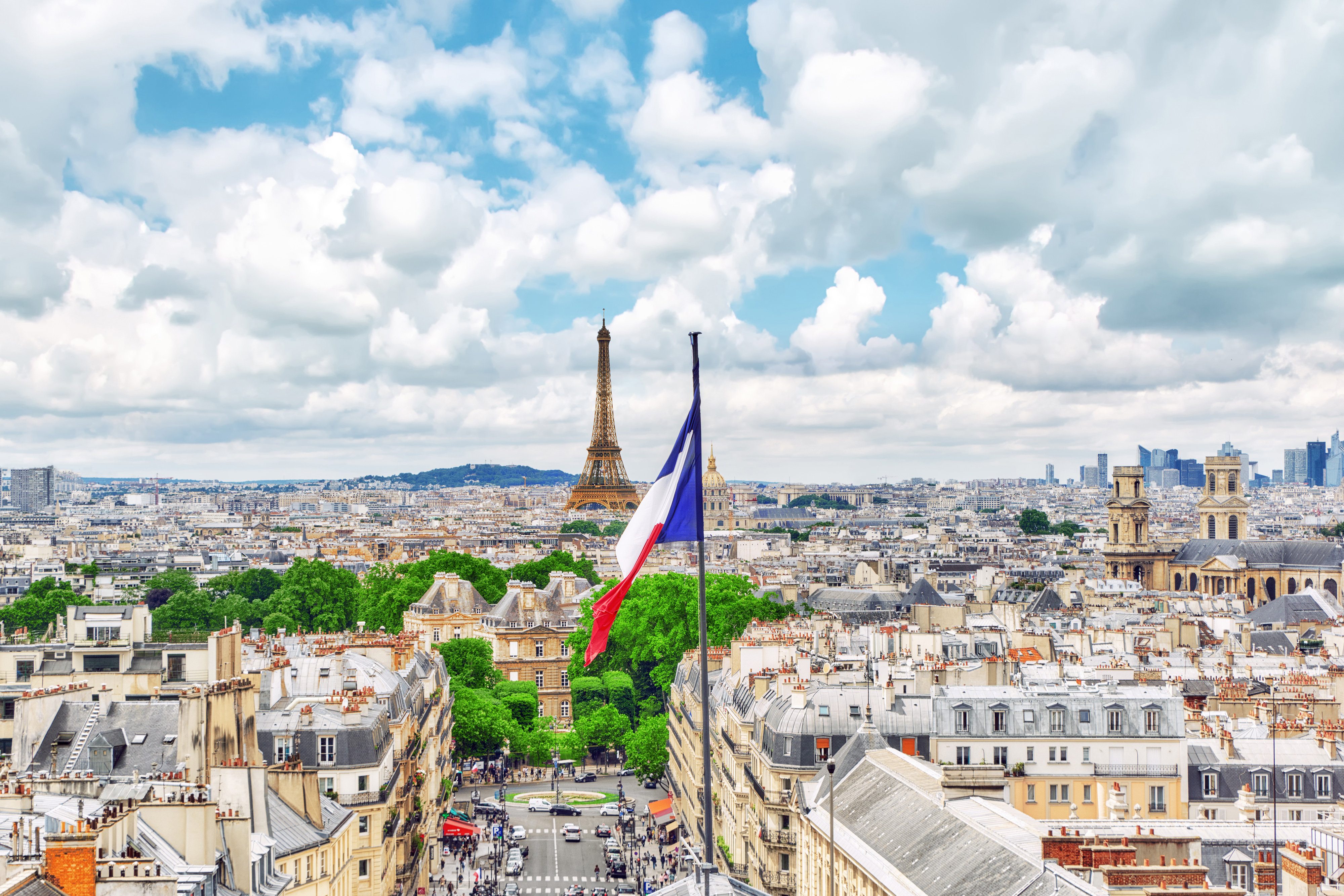 Reviews about the French residence permit and life in the country