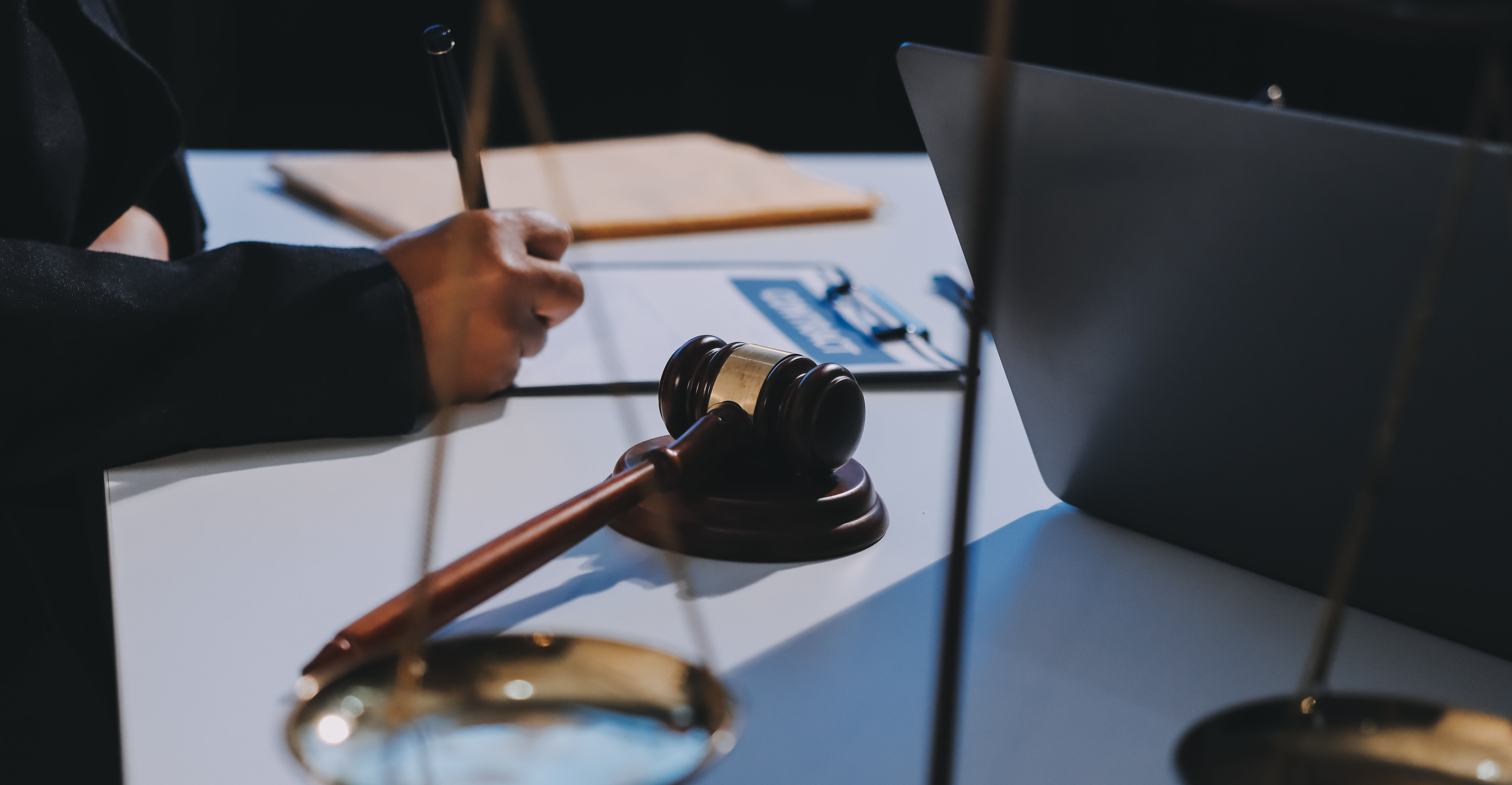Lawyer advises on starting a business in the UAE