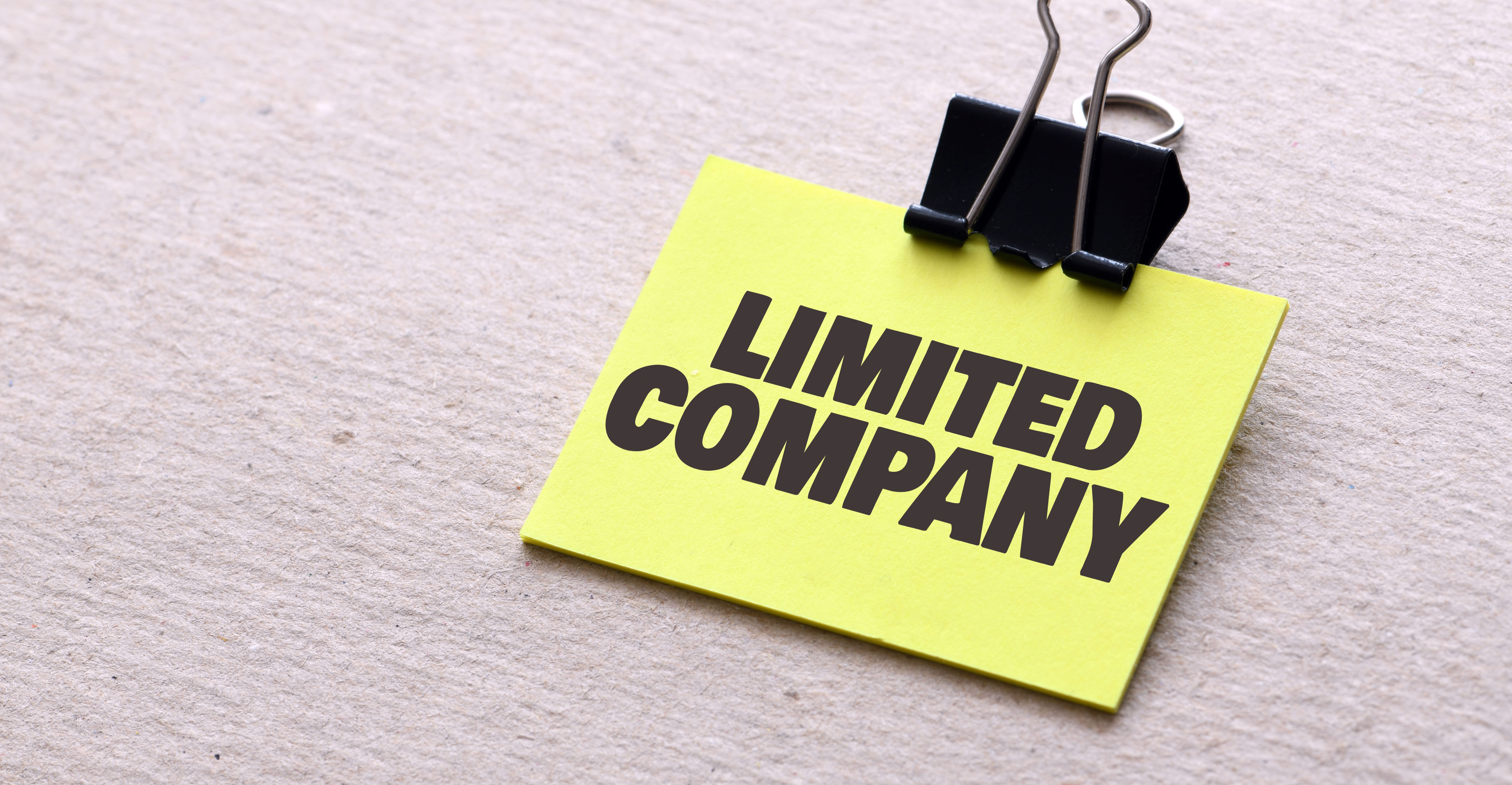 Public Limited Company (аналог открытого акционерного общества в СНГ) в Великобритании регистрируют те, кто планирует выпускать акции и продавать их на фондовых биржах