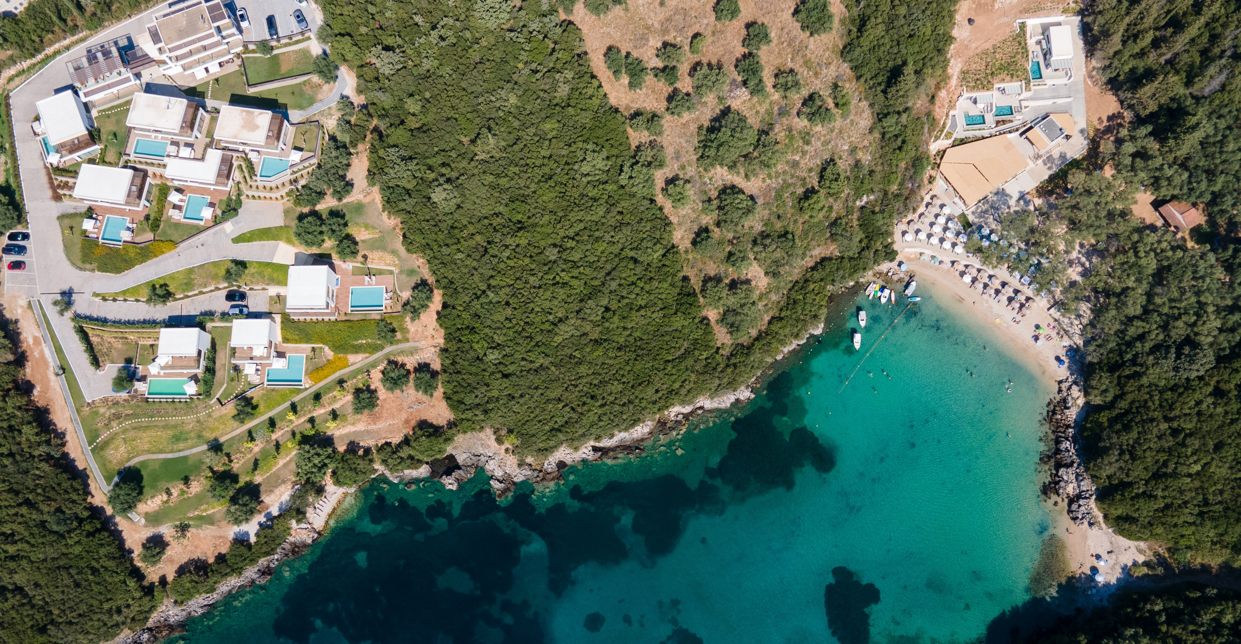 Роскошные виллы с бассейнами у лазурной лагуны на Карибах — элитная прибрежная недвижимость с видом на море и частным пляжем