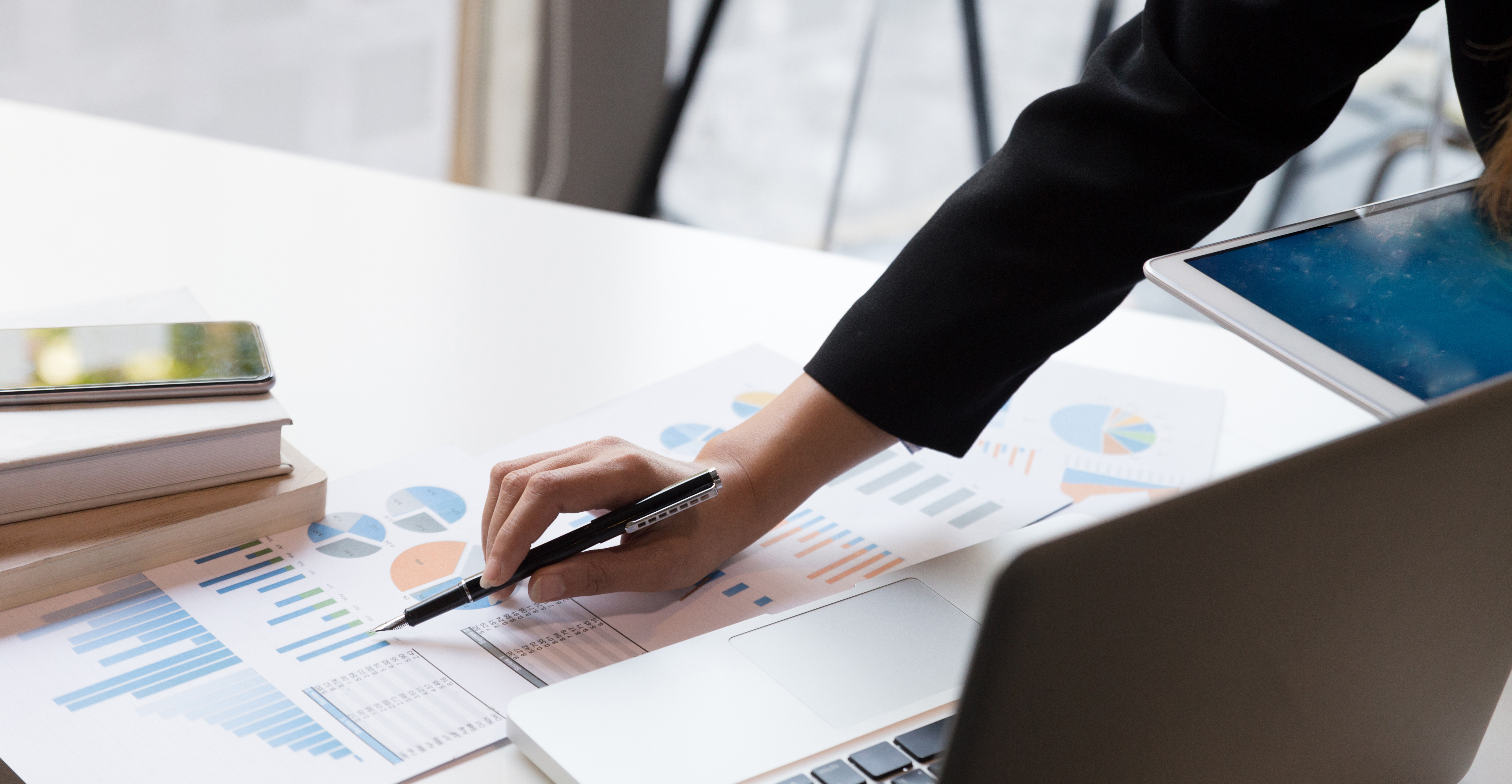 Стол с важными документами