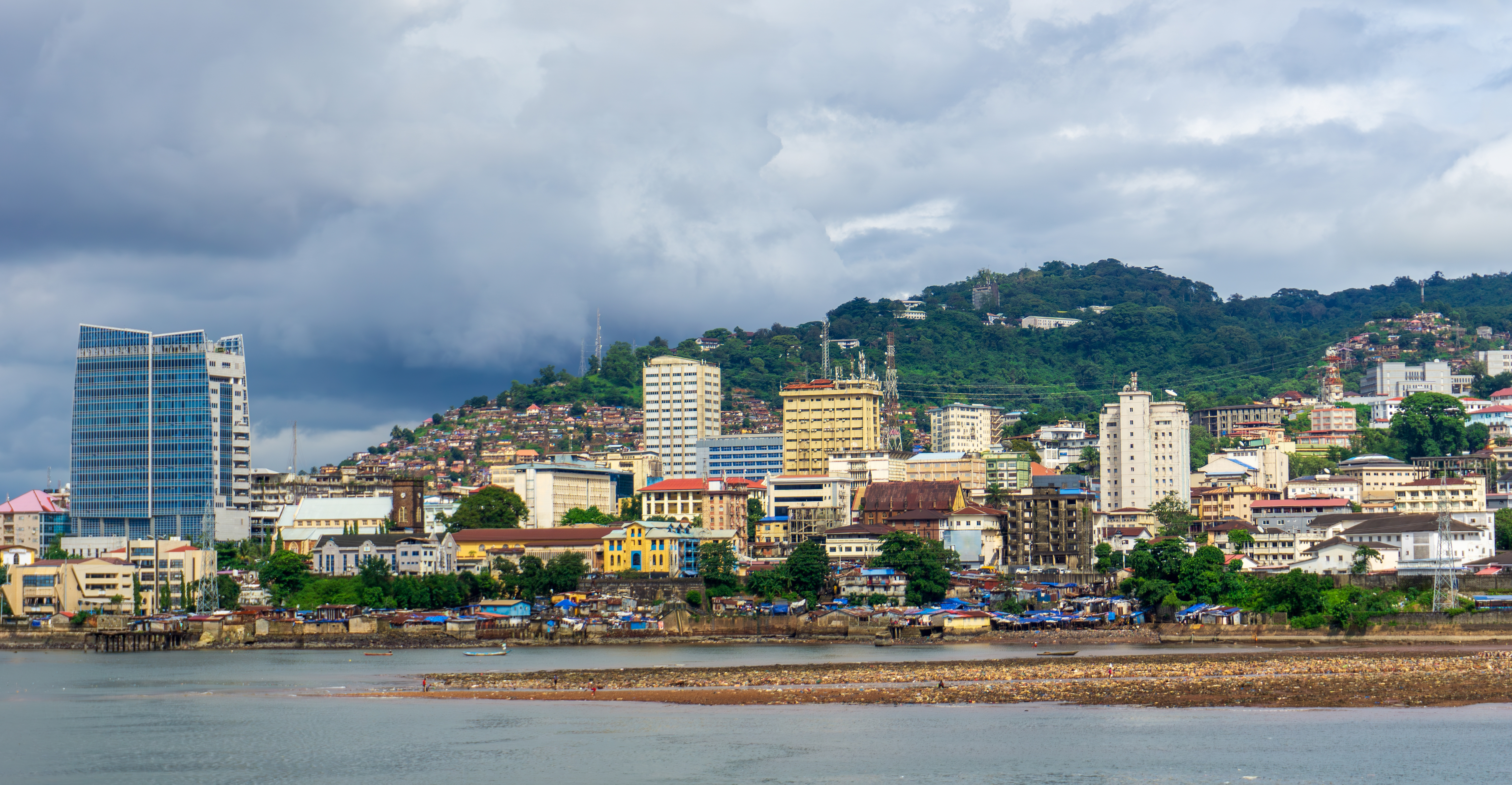 Тропический горизонт Фритауна, Сьерра-Леоне.